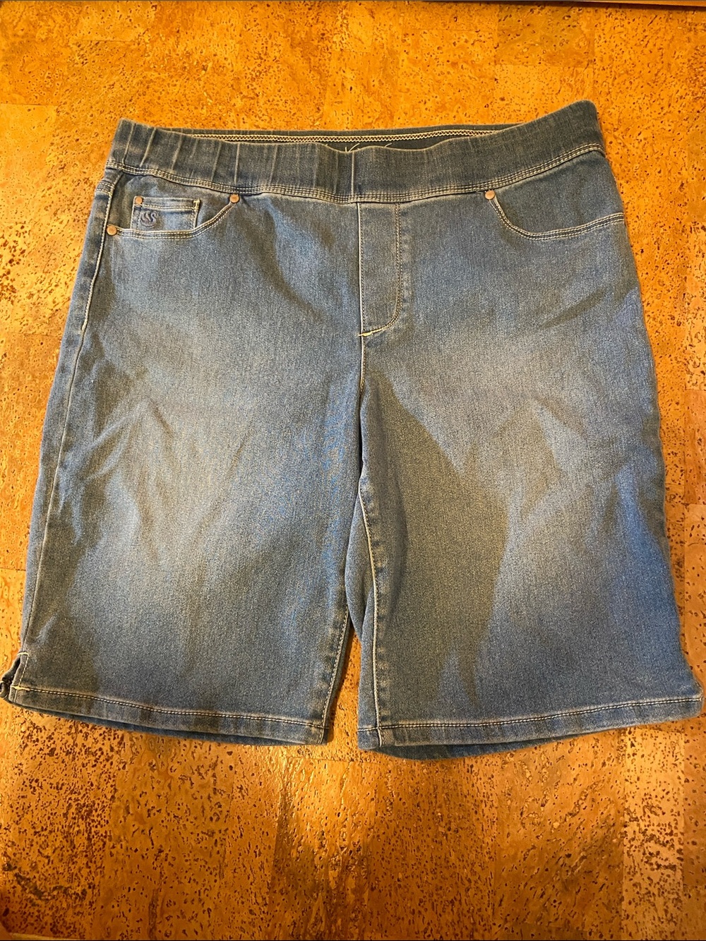 Gloria Vanderbilt “Avery” Classic Blue Denim Women’s Shorts